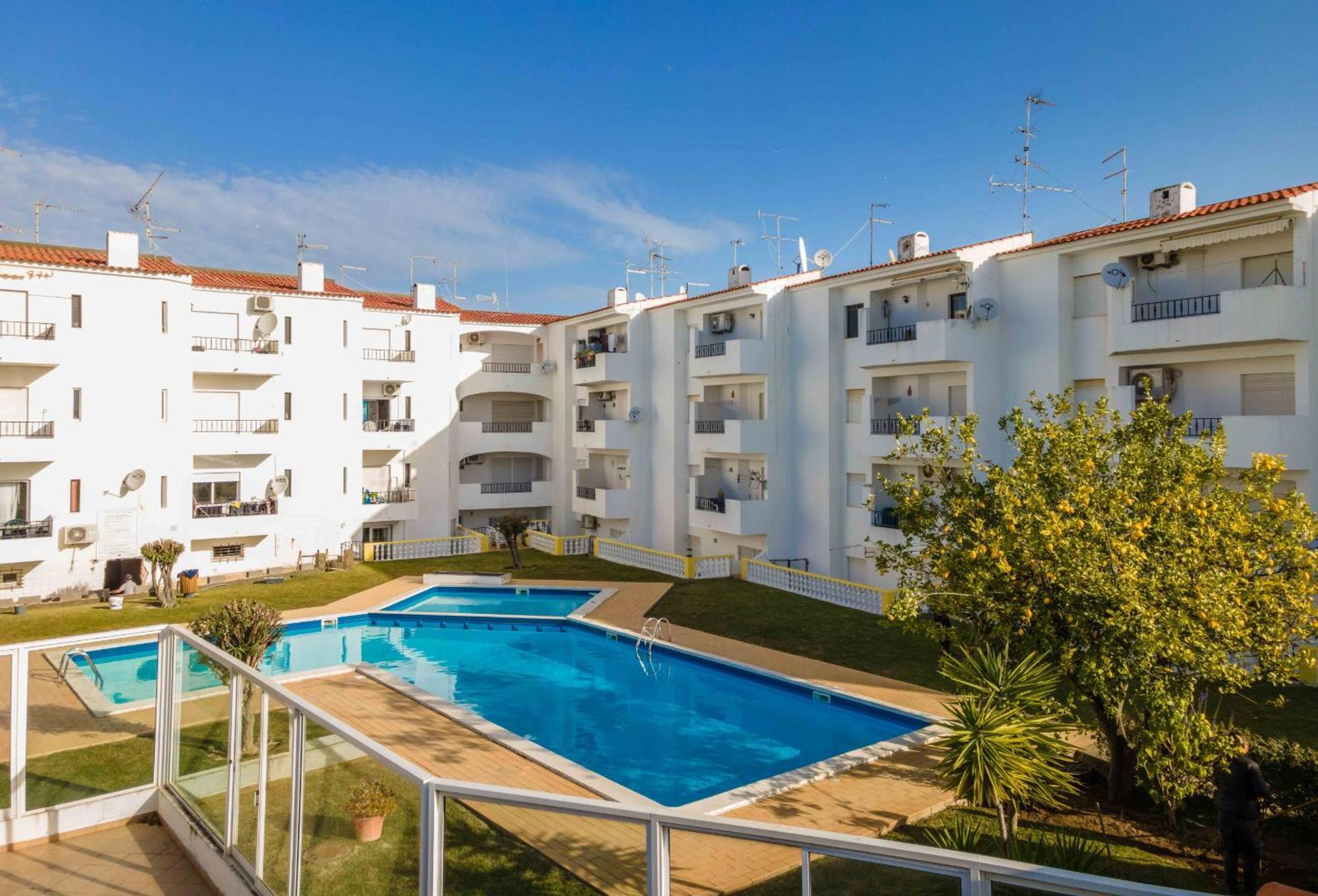 Santa Eulalia 2-Bedroom Apartment - Swimming Pool - Wifi Albufeira Eksteriør bilde